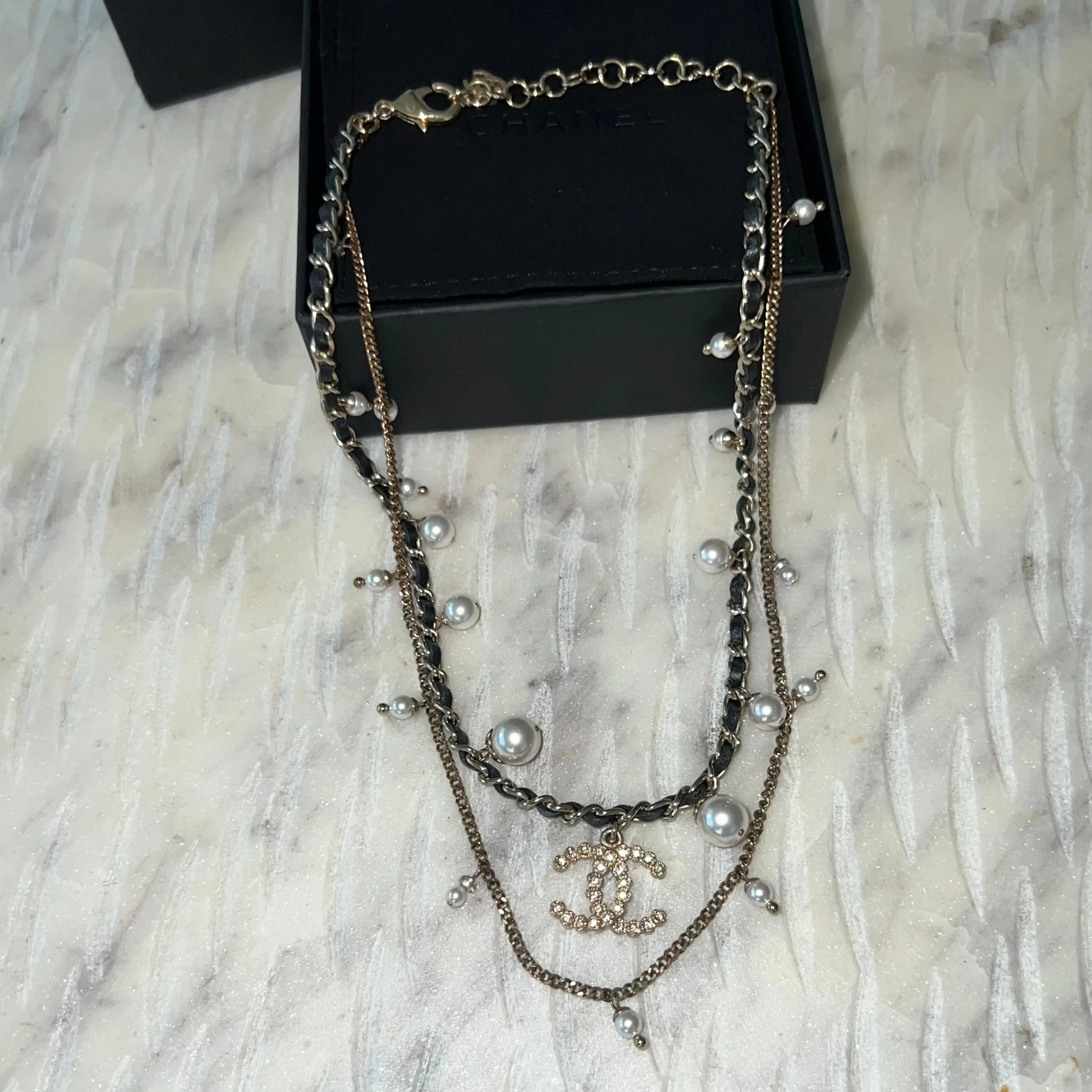 Chanel CC Chain Pearl Necklace