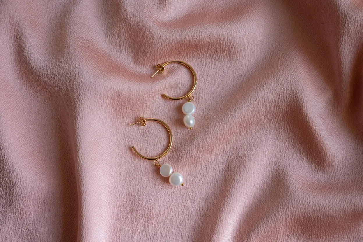 Charlize - Freshwater Pearl Hoop Earring