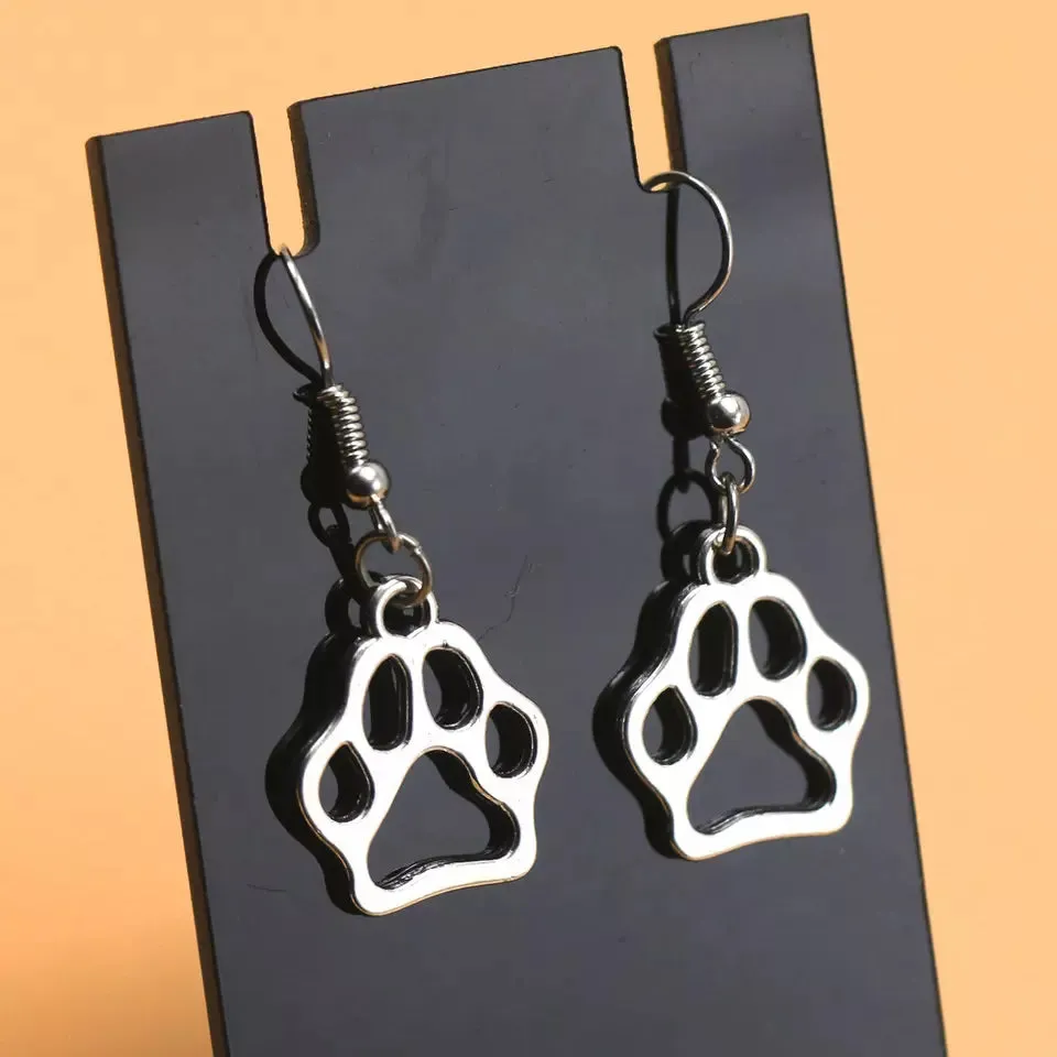 Dangling Cat Paw Fashion Earrings