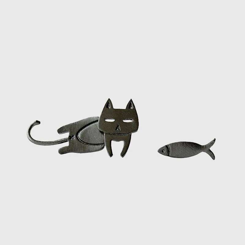 Hangry Cat & Fish Mismatched Earrings