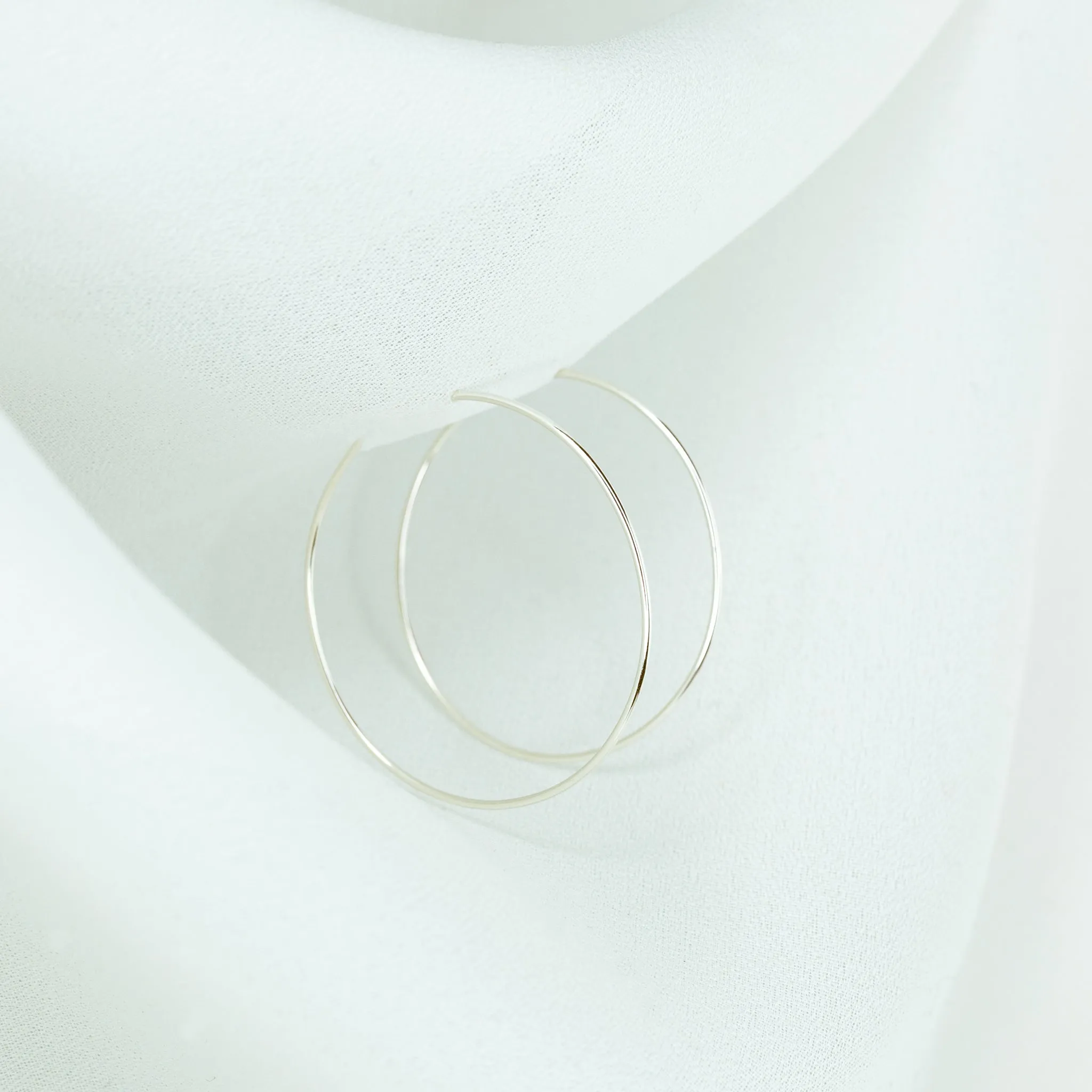 Weightless Small Hoops