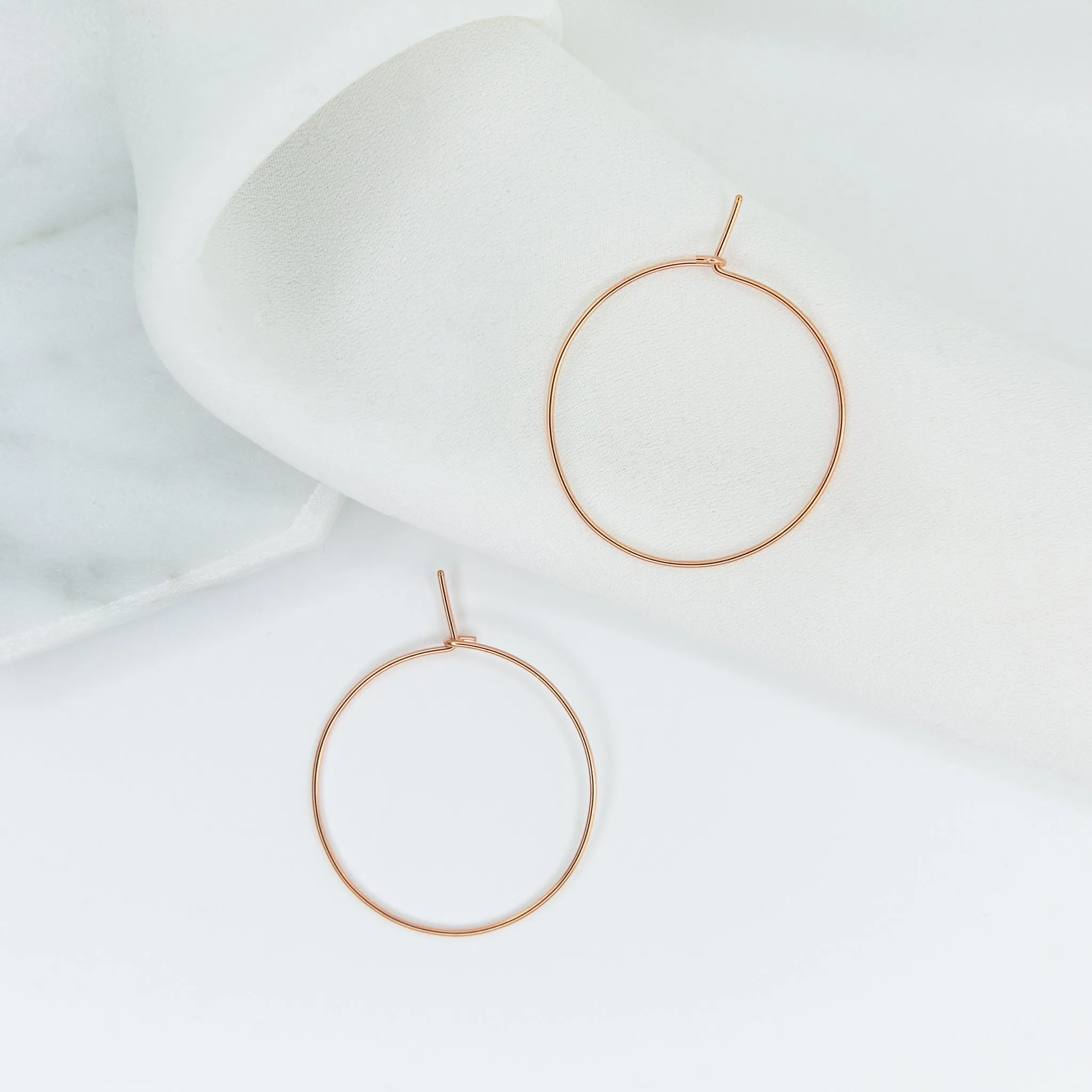 Weightless Small Hoops