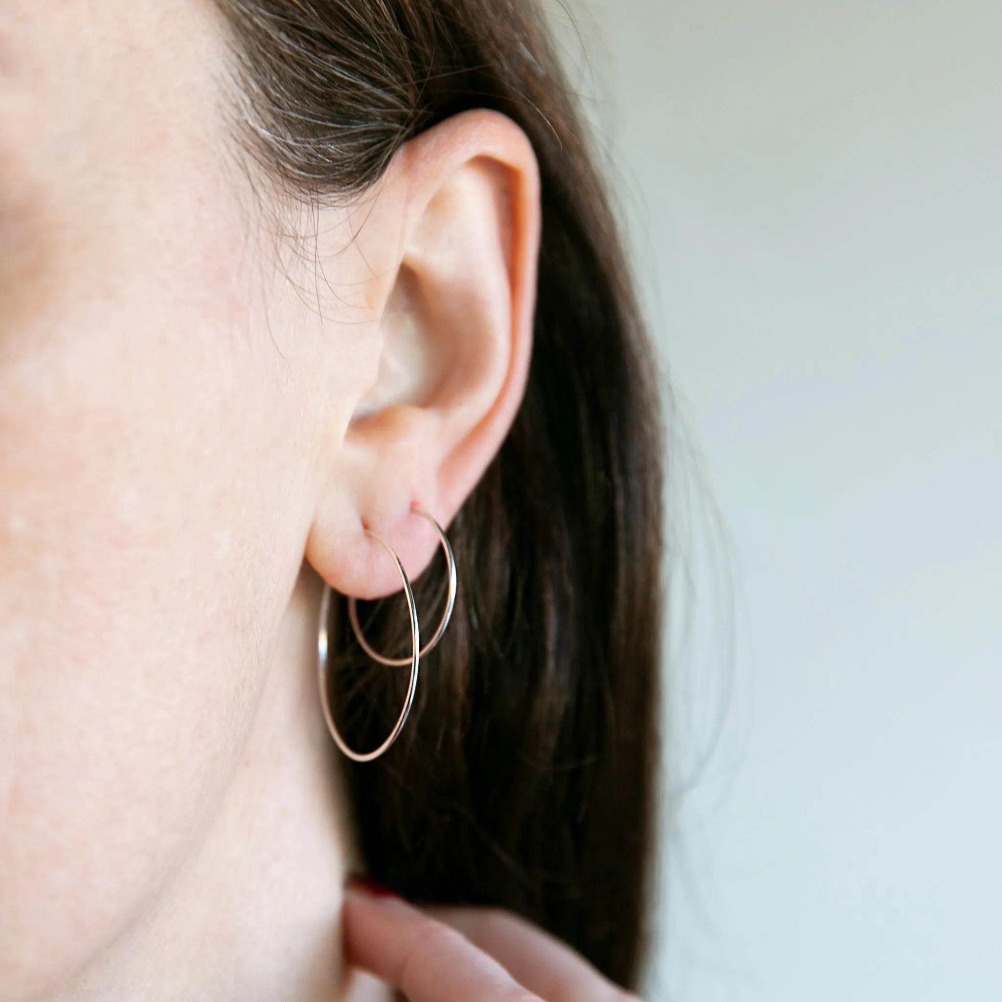 Weightless Small Hoops